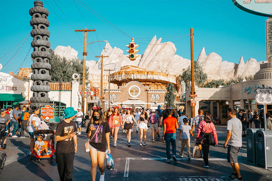 BEAT THE CROWDS: SMART TIPS FOR THEME PARK FUN