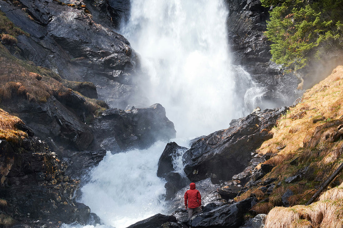 STAYING FRESH ON THE TRAIL: HYGIENE ON LONG HIKES